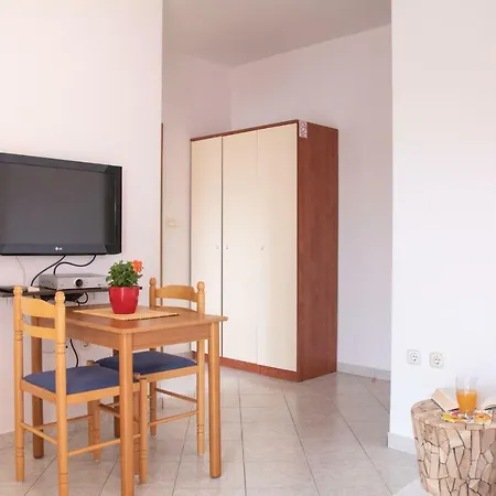 Korina Apartman *