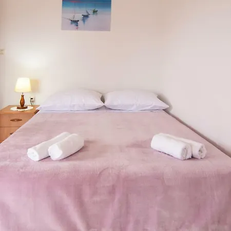 Korina Apartman Brodarica