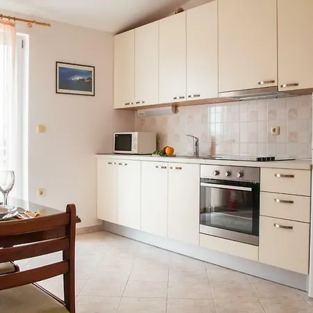 Korina Brodarica (Sibenik-Knin)