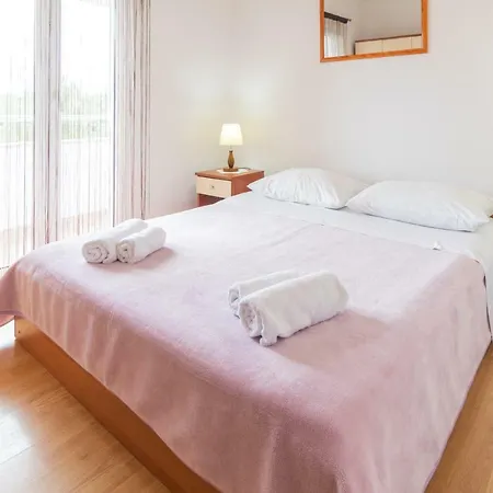 Korina Apartment *