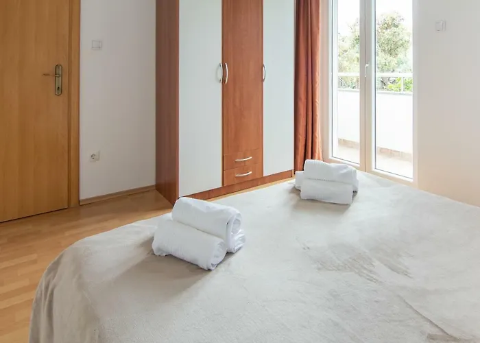 Korina * Brodarica (Sibenik-Knin)